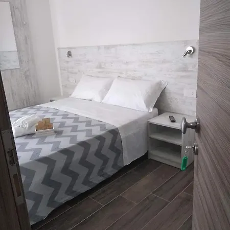 Domus Piedigrotta 4*