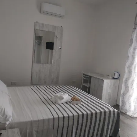 Domus Piedigrotta Couette-café 4*