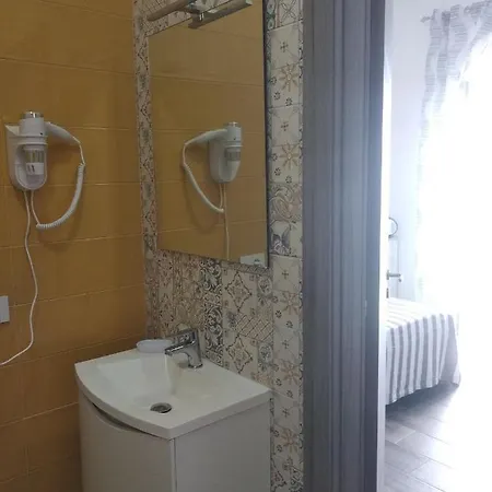 Frühstückspension Domus Piedigrotta 4*