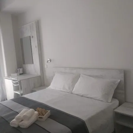 Domus Piedigrotta Bed & Breakfast *
