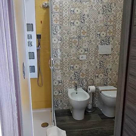 Domus Piedigrotta Bed & Breakfast 4*