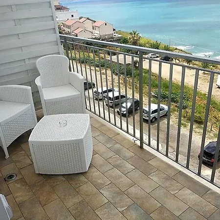 Bed & Breakfast Domus Piedigrotta 4*
