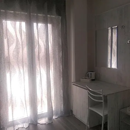 Domus Piedigrotta Bed & Breakfast 4*