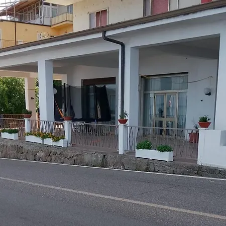 Domus Piedigrotta B&B 4*