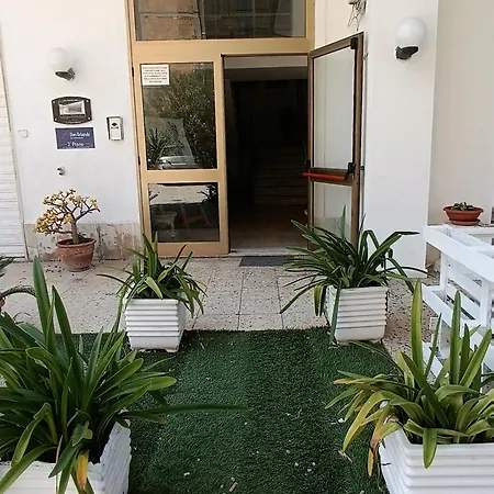 Domus Piedigrotta B&B 4*