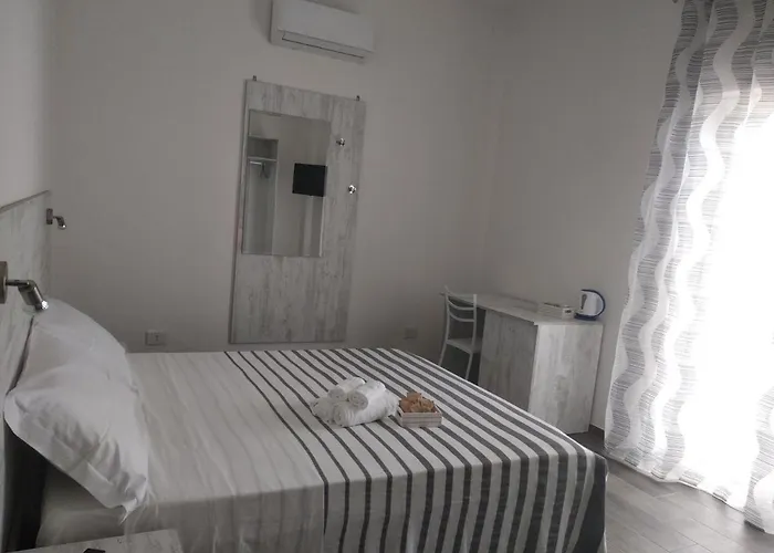 Domus Piedigrotta Alojamento de Acomodação e Pequeno-almoço 4*